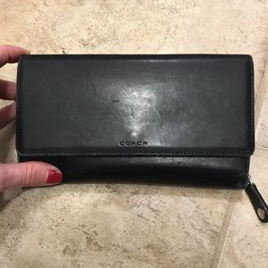 Coach Black Leather Wallet! Multiple compartments